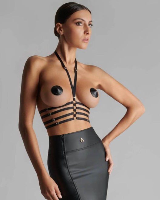 harnais Chambre Noire, Maison Close accessoires, noir, porté par un mannequin