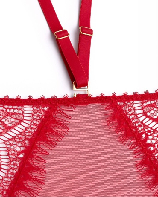 serre-taille-porte-jarretelles-rouge-accroche-coeur-maison-close