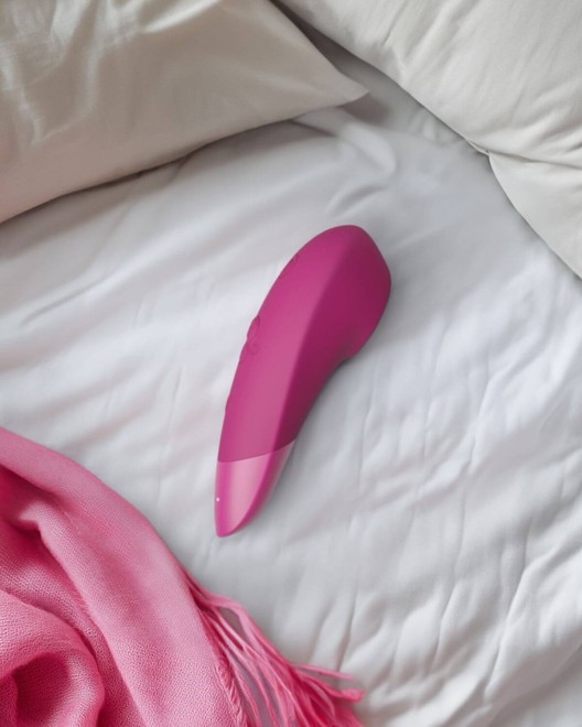 stimulateur-clitoridien-womanizer-enhance-rose
