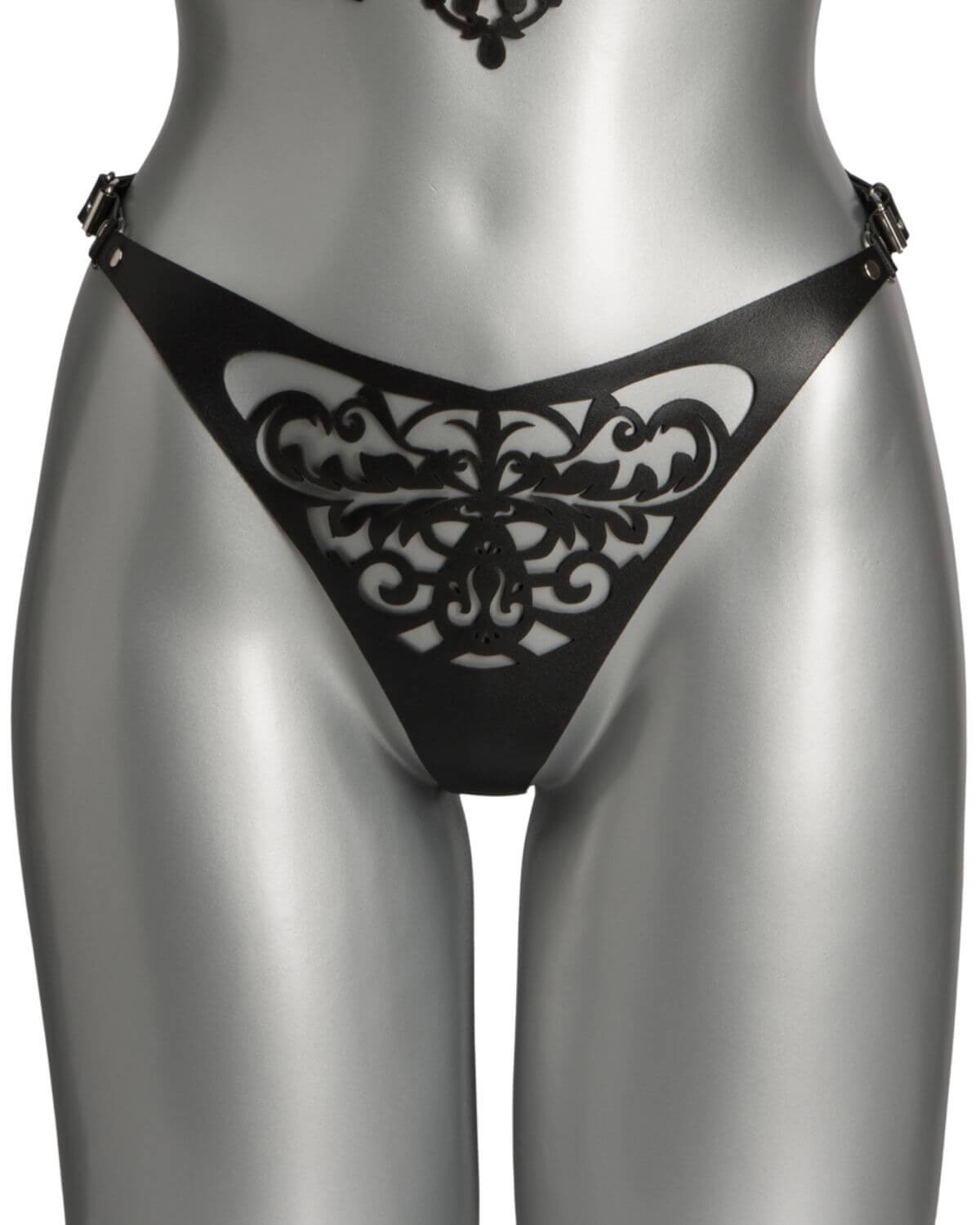 string-cuir-lilly-voyeurx