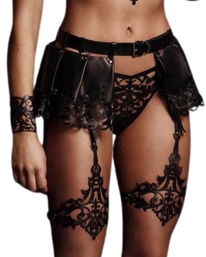 string-cuir-lilly-voyeurx