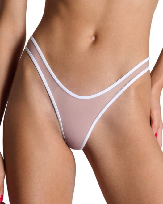 string-echancre-transparent-pure-tentation-mason-close-blanc