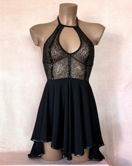 mini-robe-decolletee-sequins-outx-3