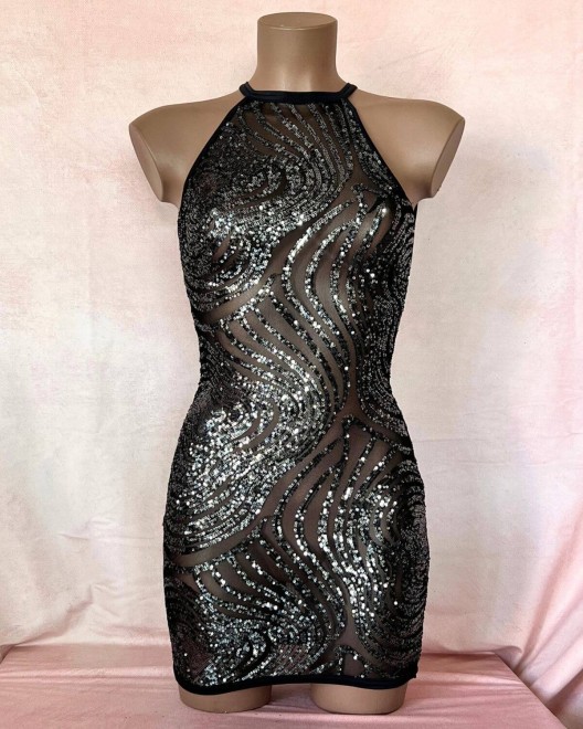 robe-courte-moulante-sequins-outx-3