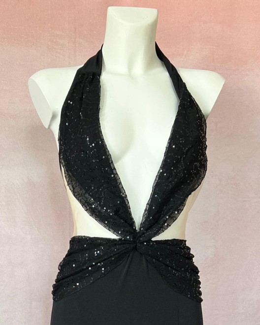 robe-longue-fendue-decolletee-outx-2