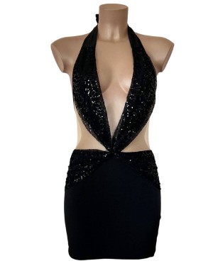 robe-moulante-decolletee-sequins-outx-1