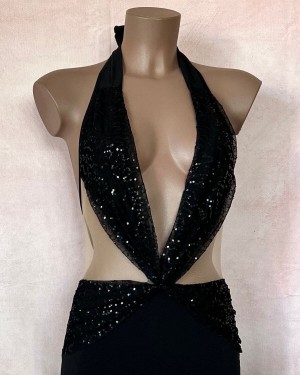 robe-moulante-decolletee-sequins-outx-2