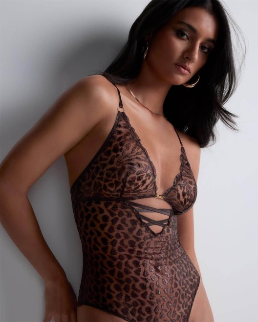 body-crazy-in-love-aubade-lingerie-satin-brown-4