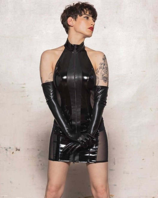 robe-vinyle-faux-cuir-beatrice-maison-catanzaro-3