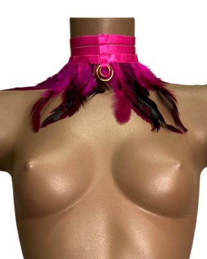 collier ras-de-cou à plumes naturelles, rose, vue de face