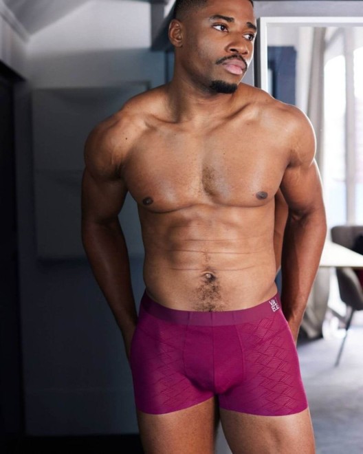 boxer homme Caliente Esteban, bordeaux, Valege Lingerie, mannequin debout de face