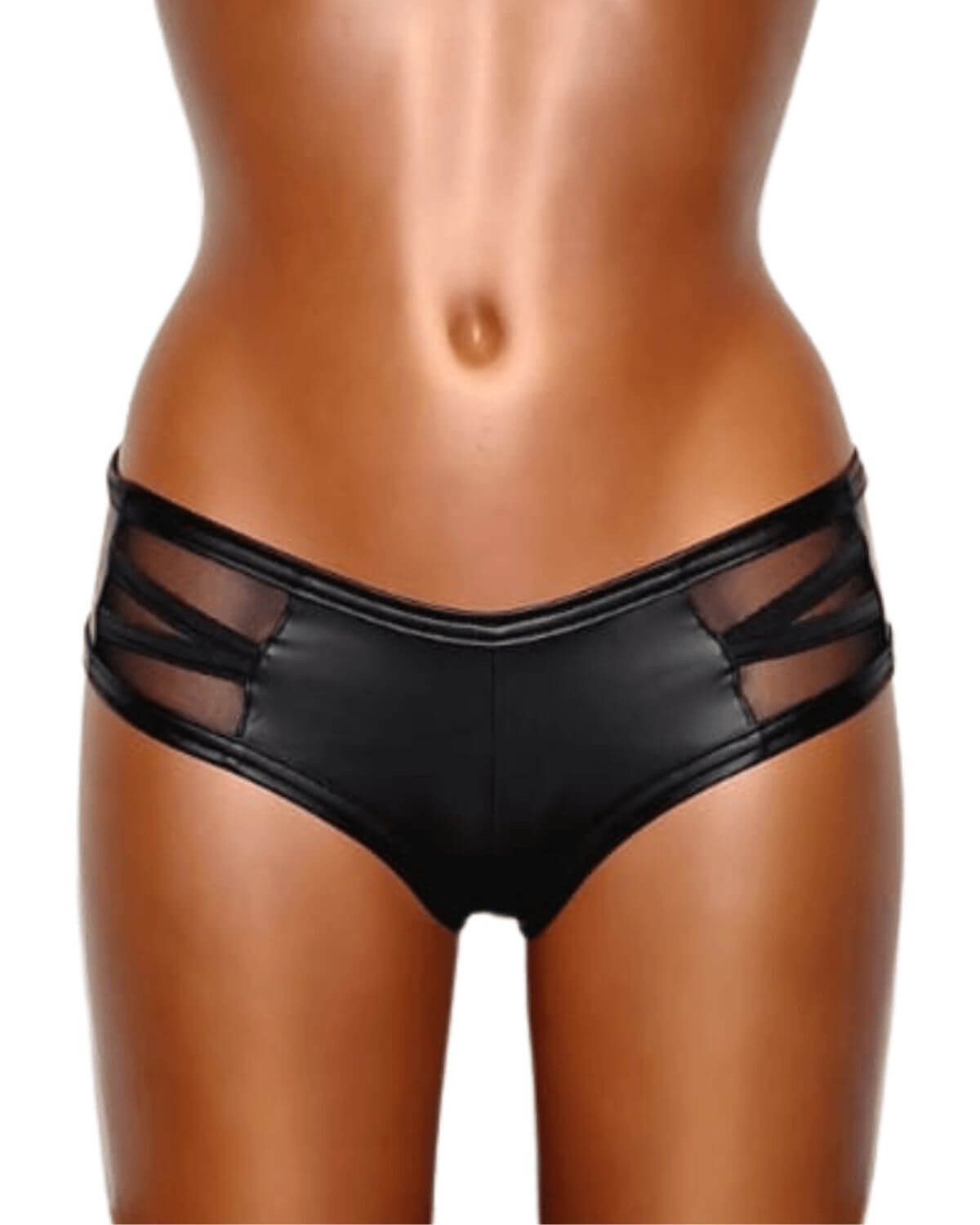 shorty sexy en wetlook noir, collection Electra, OutX, sur mannequin de face