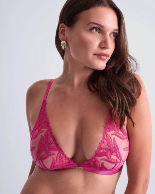 triangle bralette Sweet Euphoria, Aubade Lingerie, fuchsia, mannequin grande taille, de face