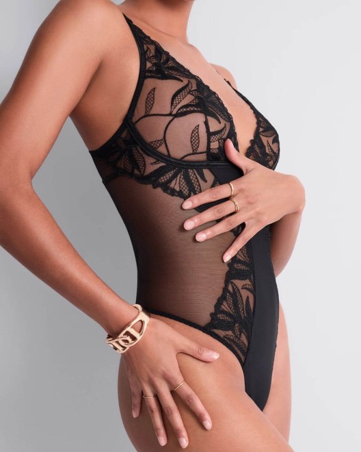 body string Sweet Euphoria, Aubade Lingerie, noir, zoom sur mannequin, vue de côté
