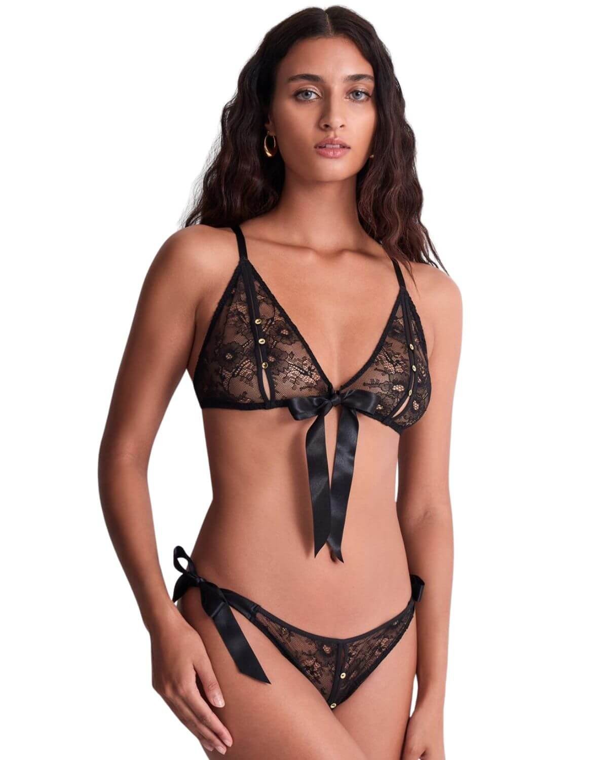 ensemble triangle et mini-coeur, Boîte à désir Lace Insomnia, Aubade Lingerie, face, sur fond blanc