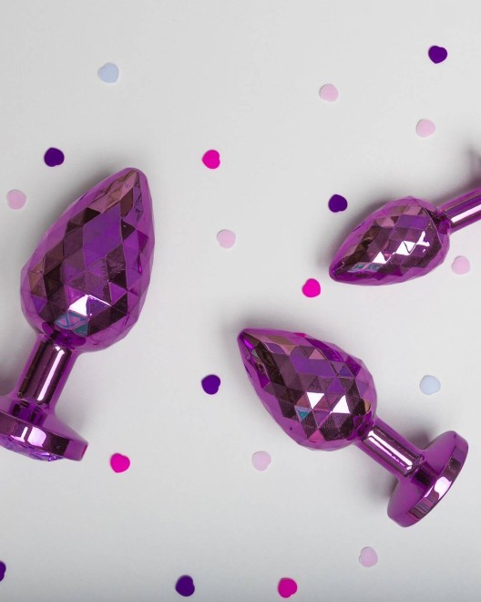 plugs-bijoux-facettes-trois-tailles-violet
