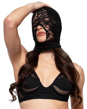 cagoule bdsm en dentelle noire, Bedroom Fantasies, sur mannequin