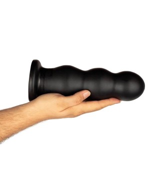 plug anal ventousé XXL, Dildo Tactical III, Buttr, noir, dans une main
