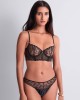 tanga Cosmic Romance, Aubade Lingerie, porté par un mannequin de face avec bustier assorti