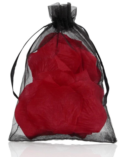 pétales de roses rouges décoration romantique, Le Désir, organza