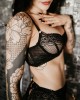 ensemble lingerie bondage en dentelle noire, collection Paradise Boutik, mannequin de profil