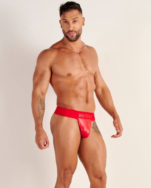 g-string-homme effet cuir Night Universe, rouge, WOH, mannequin de face