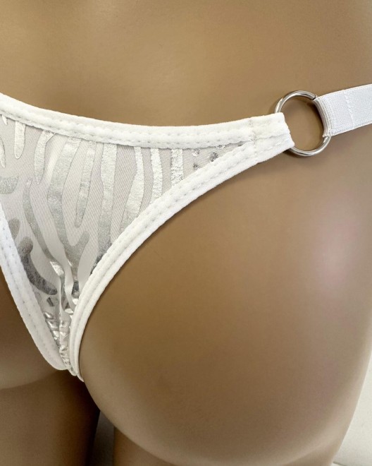 string échancré ajustable, blanc et argent, Paradise Boutik, zoom sur anneaux