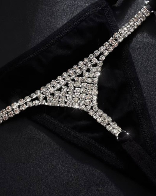 mini string à strass, noir et argent, Paradise Boutik, zoom sur pierres