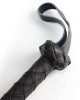 fouet bdsm tressé à lanières 150 cm, noir, zoom sur manche
