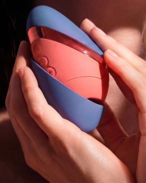 womanizer Next Liberty, stimulateur clitoridien à air pulsé, bleu rouge