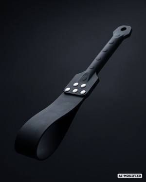 paddle bdsm en silicone souple, noir, Paradise boutik, photo studio