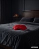 masque érotique en satin, rouge, Paradise boutik, Captive, ambiance chambre