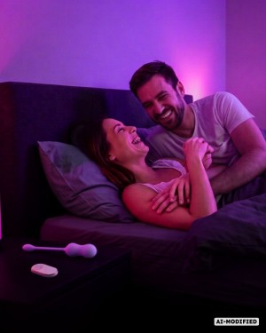 oeuf vibrant rotatif télécommandé, Twist, Paradise Boutik, violet, photo produit, ambiance, avec couple