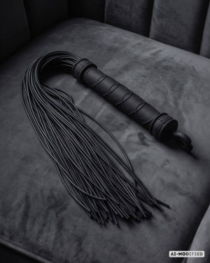 fouet bdsm en silicone, lanières fines, noir, Captive, paradise boutik, accessoire seul